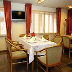 Tomo Free Parking 3* Riga
