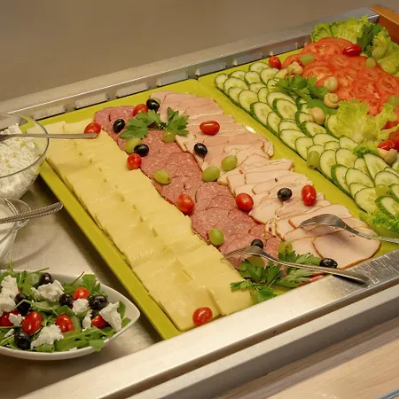 Tomo Free Parking 3*