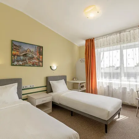 Tomo Free Parking Hotel