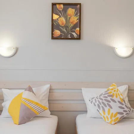 Tomo Free Parking Hotel 3*