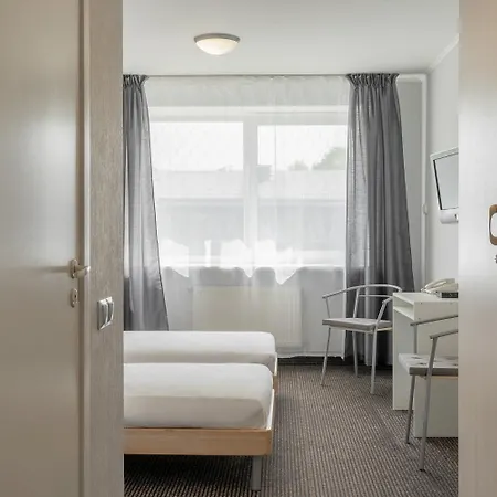 Tomo Free Parking Hotel 3*