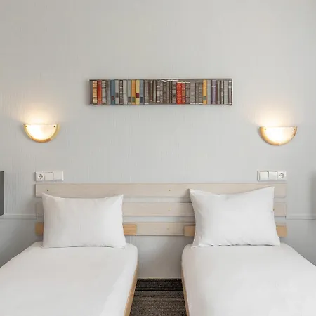 Hotel Tomo Free Parking 3*