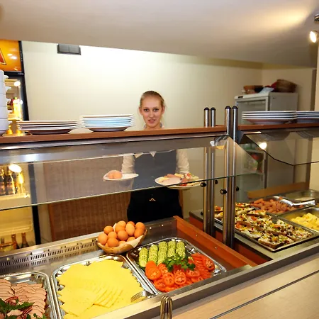 Tomo Free Parking Hotel