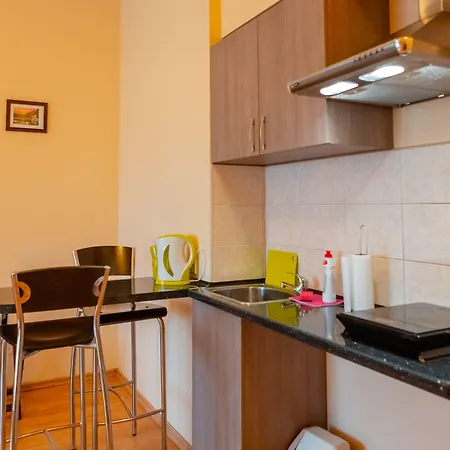 Готель Tomo Free Parking 3*
