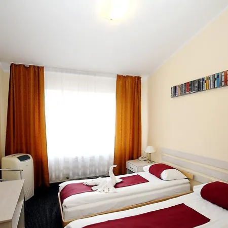 Hotell Tomo Free Parking 3*
