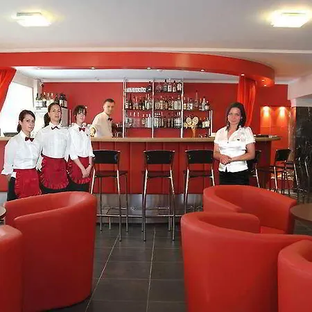 Tomo Free Parking Hotell