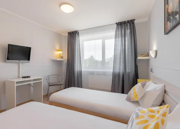 Tomo Free Parking Hotel 3*