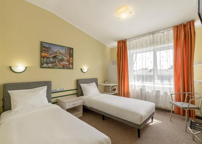 Tomo Free Parking Hotel