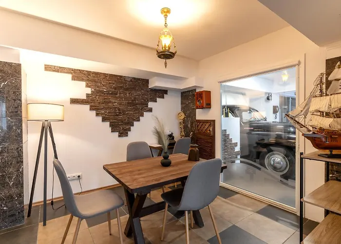 Tomo Free Parking Hotel