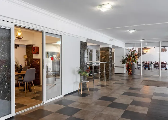 Hotel Tomo Free Parking 3*