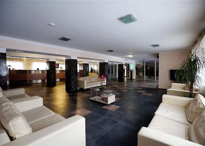 Tomo Free Parking 3*