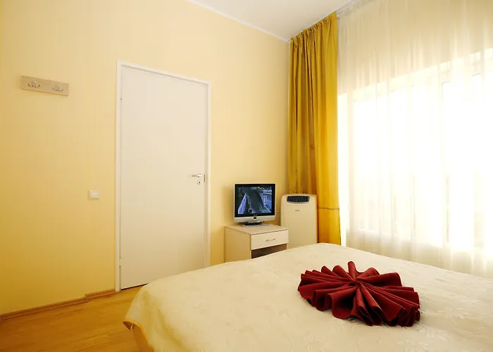 Hotel Tomo Free Parking Riga