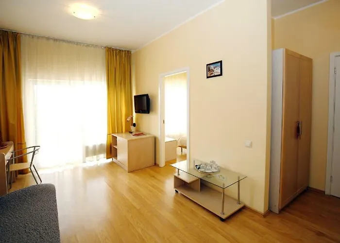 Tomo Free Parking Hotel