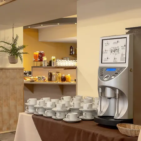 Hotel Tomo Free Parking 3*