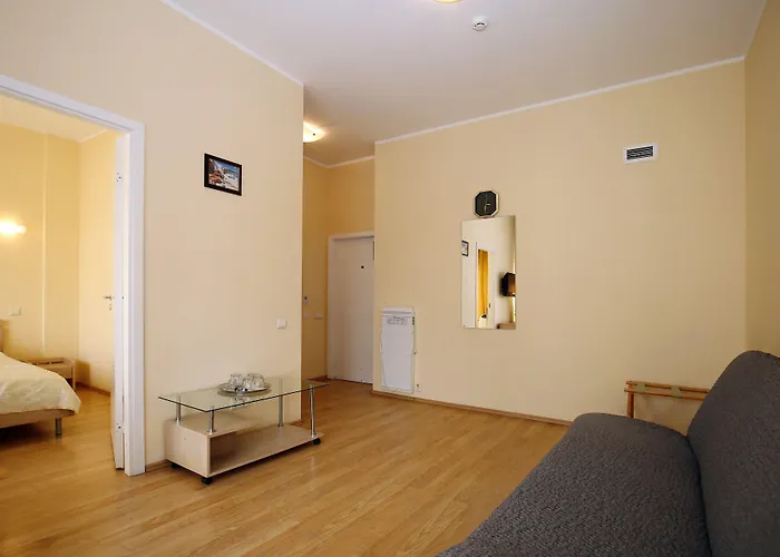 Tomo Free Parking Szálloda