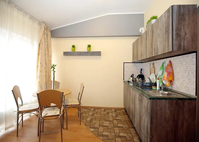 Tomo Free Parking Szálloda 3*