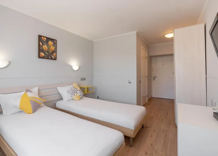 Tomo Free Parking ريغا