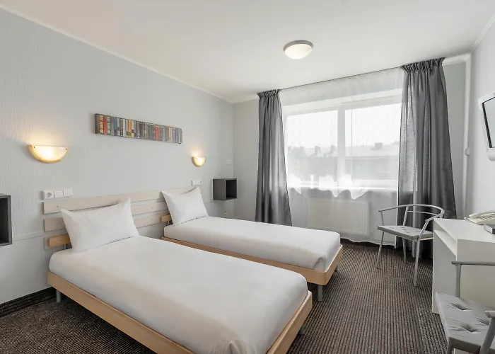 Tomo Free Parking ريغا